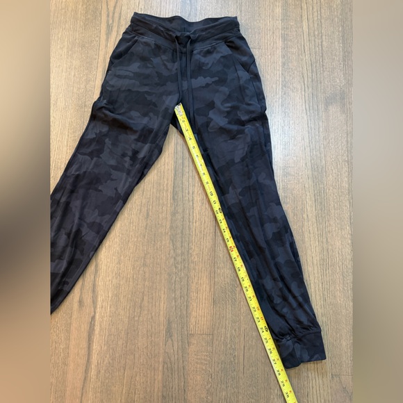 Lululemon Ready to Rulu Jogger-Size 4-Color: Heritage 365 Camo Deep Coal Multi - Picture 11 of 12